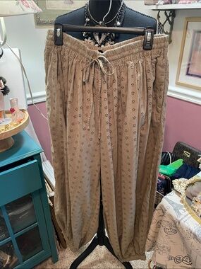 Relaxed Boho Style Women’s Balloon Leg Pants by Scoop Sage Green
